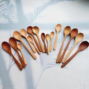 Cuillère originale en bois de hêtre écologique et naturelle, personnalisée et délicieuse pour les fêtes populaires du Vietnam - Product Image 3