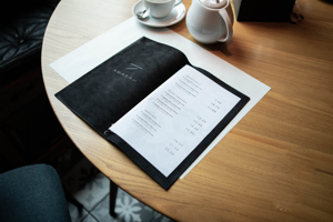 Porte-menu en cuir véritable fait main, protection anti-odeur de luxe, pour restaurant, café, hôtel, couverture de menu personnalisée avec logo LMC-0081 - Product Image 4