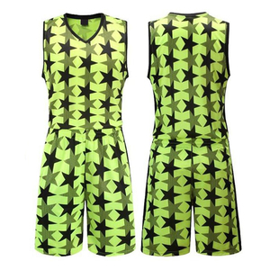 Fabricante OEM de Ropa de Baloncesto Personalizada, Conjunto de Camiseta y Pantalones Cortos Sublimados para Equipos, Ropa Deportiva - Product Image 1