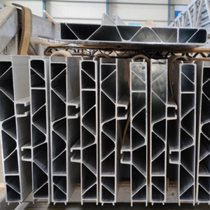 Perfiles de Extrusión de Aleación de Aluminio Serie 6000 para Toldos de Plataformas de Trenes y Aplicaciones Arquitectónicas - Product Image 1