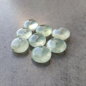 Pierre précieuse naturelle Prehnite Briolette Cabochon, ronde, calibrée, de qualité, polie, en vrac, toutes tailles, vente en gros - Product Image 1