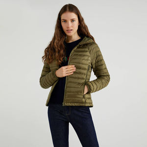 Veste matelassée légère et élégante pour femmes, design matelassé chaud et confortable, broderie respirante, vêtements d'extérieur d'hiver pour temps froid - Product Image 5
