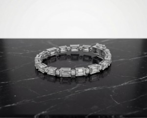 Pulsera de Plata de Ley con Diamantes Cultivados en Laboratorio, Diseño Clásico y Elegante, Regalo Atemporal para Mujer - Product Image 4