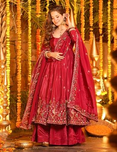 NOIIR PIGEON Conjunto de Traje Anarkali de Diseñador para Mujer, Top Bordado Floral de Seda Crepé Francesa Pesada, Palazzo y Dupatta, Sin Arrugas - Product Image 1