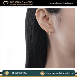 Pendientes de Aro con Diamantes Naturales en Forma de Corazón, Diseño Moderno y Romántico para Mujer, Oro de 10K, Joyería de Moda para Uso Diario - Product Image 6