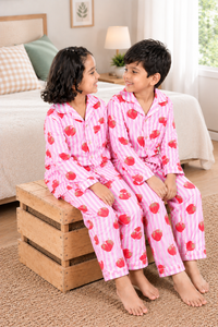 NUEVO Conjunto de Pijama JAIPUR INTERNATIONAL para Niñas y Niños, de Algodón con Estampado de Fresas, Rosa a Rayas, de 2 a 10 Años, Manga Larga, Cierre de Botones - Product Image 6