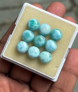 พลอยลาริมาร์ธรรมชาติทรงกลมแบบหลังเบี้ย ขัดเงา สีฟ้าอ่อนมีลายขาว ขนาด 5-10 มม. สำหรับทำเครื่องประดับ - Product Image 1