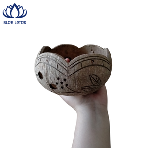 [BEST SELLER] |   Ensemble de bols en bois de coco écologiques, végétaliens et biologiques, à motif floral sculpté, pour salades et smoothies, du Vietnam - Product Image 1