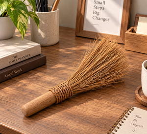 Balai de nettoyage traditionnel en fibre de coco indonésienne écologique et manche en bois pour les toilettes et l'usage domestique - Product Image 4
