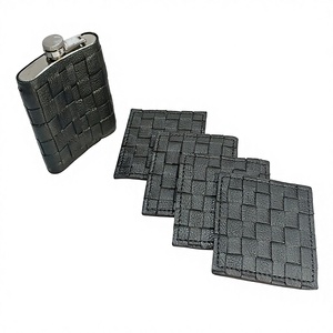 Petaca de 7 oz con diseño artesanal, juego de 4 posavasos rectangulares de cuero genuino, portátil, duradero y de alta calidad - Product Image 5