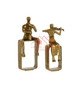 Escultura de Mesa de Latón Antiguo con Figura Humana para Decoración del Hogar - Product Image 1