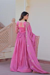 ชุด dupatta กับงานเย็บปักถักร้อยสีทองสีชมพูและสีเขียวบดเรียงตามลำดับและชุดงานปักหลายชุดกับ dupatta - Product Image 3