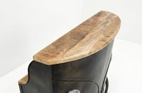 Comptoir de bar en fer et bois, aspect vintage