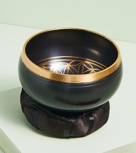 Bol chantant rond en bronze noir avec bord plaqué or et motif en relief pour la prière, la méditation et la décoration - Product Image 1
