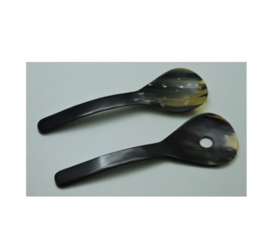 Juego de 2 servidores de ensalada de cuerno de búfalo, diseño moderno, hechos a mano con cuerno natural, a un precio increíble. - Product Image 3