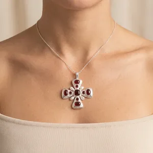 Pendentif Croix Vintage Chrétien en Laiton Plaqué Argent 18 carats avec Pierre Naturelle (Jade, Calcédoine, Quartz, Perle) - Product Image 4