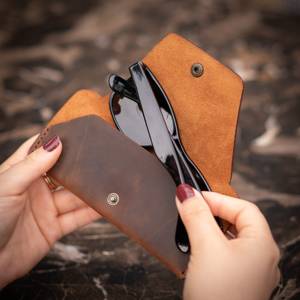 Étui à lunettes vintage en cuir véritable, pochette de luxe souple et fine en cuir de vachette, housse de protection faite à la main pour lunettes de lecture pour hommes LGC-0091 - Product Image 4