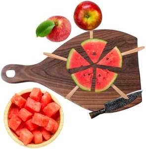 Planche à découper en bois artisanale avec finition brillante, fabriquée en bois de Sheesham et forme personnalisable - Product Image 4