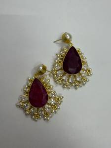 Natural Stone Maharani Necklace With <b>Earrings</b> and Maangtika Set <b>Studded</b> With <b>Crystals</b> - Product Image 4