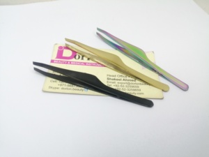 Nouvelles pinces à sourcils inclinées en acier inoxydable, finition or, arc-en-ciel, noir plasma, pour l'épilation, avec logo personnalisé - Product Image 2