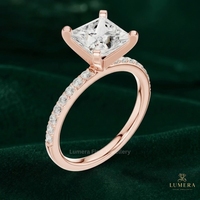 Bague de fiançailles en diamant de laboratoire Princess, sertie de quatre griffes au centre, avec bande demi-éternité délicate pavée, bague de promesse pour femme
