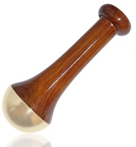 Masajeador de pies Kansa Wand más vendido, juego de masajeadores personalizados más vendidos, combo de varitas Kansa ayurvédicas de doble cara de madera - Product Image 1