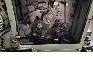 Machine de découpe de métaux CNC de précision à grande vitesse Universal Gear Hobber pour applications d'atelier industriel - Product Image 6