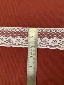 TROYA KT 3cm, Adorno de Encaje con Lentejuelas Bordadas, Hecho a Mano, Ecológico, 100% Poliéster, Diseño Geométrico Dorado y Plateado Erkoumi - Product Image 4