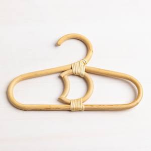 Cintres en rotin fabriqués à la main pour ceinture châle écharpe suspendu haut naturel vente cintre moderne - Product Image 3