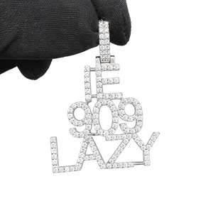 จี้เพชรทรงเหลี่ยมเจียระไนแบบพิเศษ ตัวอักษรหรือตัวเลขเงินแท้ 925  พร้อมสร้อยคอชื่อสั่งทำได้ - ไอเดียของขวัญสุดอินเทรนด์ - Product Image 1