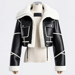 Veste en similicuir noir personnalisée avec col et poignets en fourrure de mouton blanche, coupe courte, style motard, vêtement d'extérieur pour femme - Product Image 4