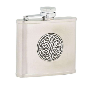 Petaca de Acero Pulido Martillado Brillante para Licores en Oferta - Product Image 2