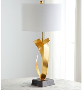 Lampe de table moderne de luxe en or, sculpture abstraite, base en marbre noir, abat-jour en tissu, style Art Déco, lampe de chevet, lampe de salon, lampe de bureau - Product Image 1
