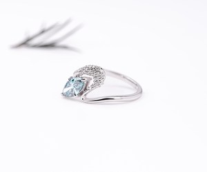 Anillo de Oro Blanco de 14K OM GEMS, Anillo Envolvente con Diamante Azul de Laboratorio de Corte Marquesa de 0.80 CT, Anillo Personalizado para Fiesta de Mujer - Product Image 5