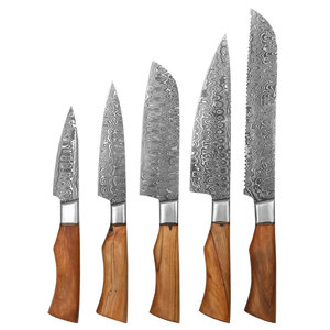 Ensemble de couteaux de cuisine en acier Damas fabriqués à la main avec une conception équilibrée pour une préparation culinaire fluide - Product Image 1