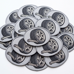 En gros, Écusson ovale brodé à coudre, motif roue de véhicule, en sergé gris, emblème de mécanicien automobile, pour fabricants en gros - Product Image 1