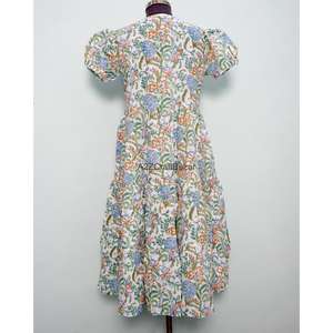 Exportateurs de robes maxi en coton 100% imprimées à la main avec des motifs floraux, robe bohème d'été pour femmes - Product Image 6