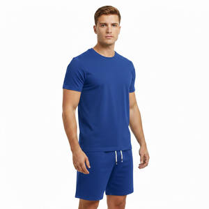 Ensemble de sport deux pièces pour hommes – T-shirt col rond et short légers en polyester/coton imprimés sur mesure – Vente en gros – Coupe ample – Idéal pour l'été - Product Image 5