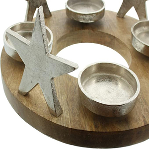 Couronne de Noël en aluminium et bois avec étoiles argentées et porte-bougies chauffe-plat - Product Image 4