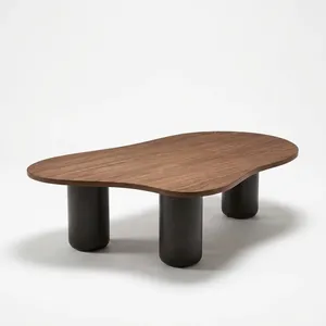Table basse vintage avec plateau en bois de forme organique et pieds cylindriques épais, style Mid-Century Modern, meuble de salon, objet de décoration - Product Image 1