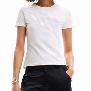 Camiseta Corta para Mujer, Mezcla de Algodón Suave, Informal, Básica de Primavera, Corte Regular, Colores Personalizables, Secado Rápido, Transpirable, Ecológica - Product Image 2