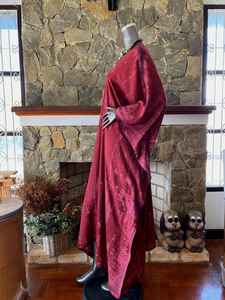 Vestido Kaftán Bohemio Shibori Color Vino Tinto, Talla Grande, de Rayón, para Playa - Product Image 3