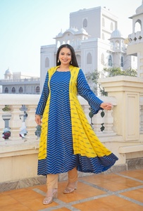 Kurti Anarkali en rayonne à imprimé géométrique multi-formes pour femme, avec col mandarin et manches cloche, pour grandes tailles, usage quotidien - Product Image 1