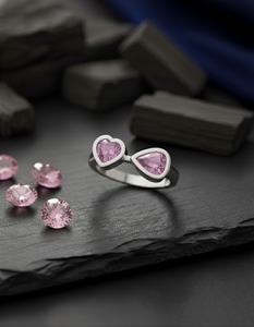 SARVOTTAM Anillo de Oro Blanco de 14 Quilates con Zafiro Rosa Cultivado en Laboratorio, Joyería Fina de Lujo Certificada Toi-et-Moi - Product Image 2