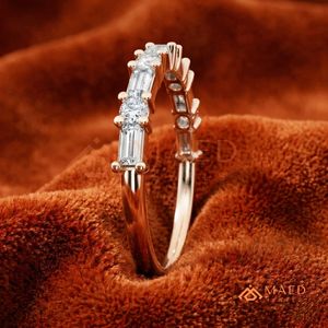 Bague élégante en moissanite ronde et taille baguette pour femme, en or rose, bijou de mariage, cadeau USA - Product Image 4