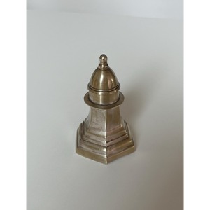 Pot à sel hexagonal en métal avec couvercle en dôme, durable, écologique, de qualité alimentaire, compatible lave-vaisselle, pour herbes et épices - Product Image 1