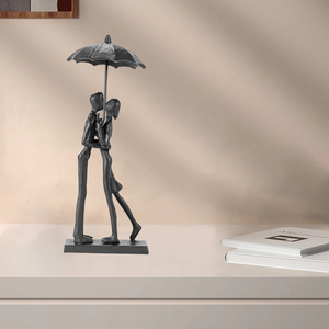 Sculpture artisanale en métal de couple sous parapluie, figurine romantique d'amoureux s'embrassant, statue d'amour moderne, décoration de table pour la maison - Product Image 5