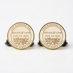 Pins de Solapa Personalizados para Boda en Imitación de Esmalte Duro con Acabado Metálico Pulido, Fabricante con MOQ Bajo para Regalos de Eventos - Product Image 1