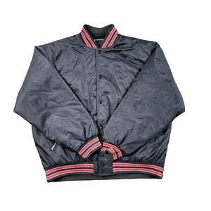 เสื้อแจ็คเก็ตวาร์ซิตี้ผ้าซาตินปักโลโก้โรงเรียนตามสั่ง ไซส์ใหญ่ ระบายอากาศได้ดี เสื้อแจ็คเก็ตเบสบอลผ้าไหมสำหรับฤดูหนาว สไตล์ใหม่ ปักลาย - Product Image 1