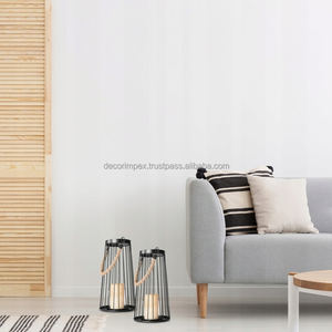 Lanterne cylindrique en métal robuste personnalisée pour la maison et les événements de fête pour les mariages de Noël fabriqué en Inde - Product Image 4